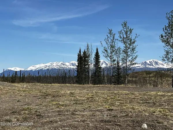 36150 Cottontree LN, Sterling, AK 99672