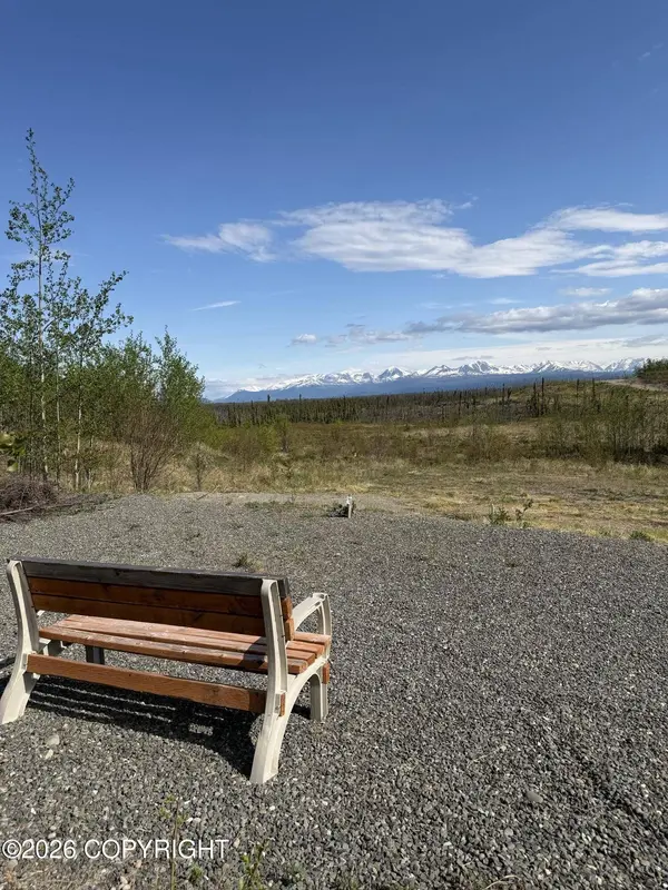 36150 Cottontree LN, Sterling, AK 99672