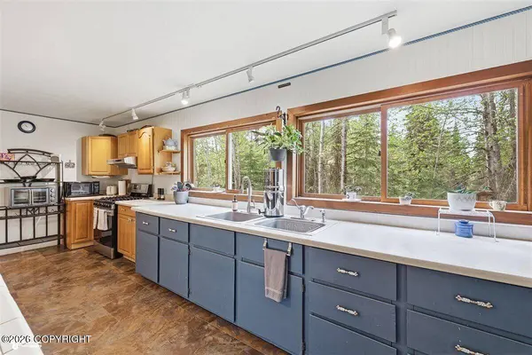 41327 Crater LN, Soldotna, AK 99669