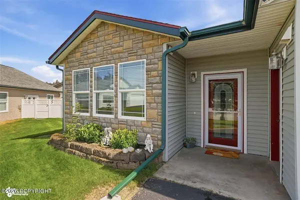 300 W London Rose CIR, Soldotna, AK 99669