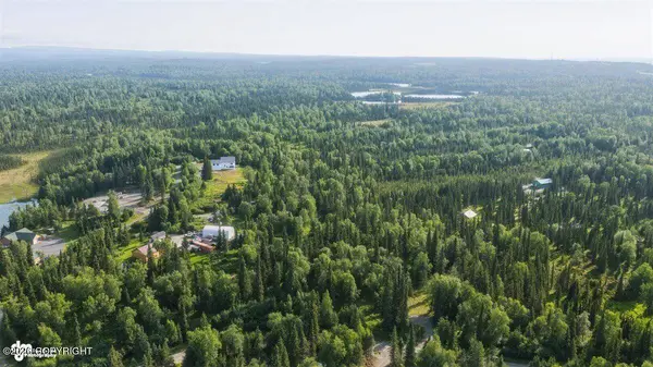 53661 Stol RD, Clam Gulch, AK 99568