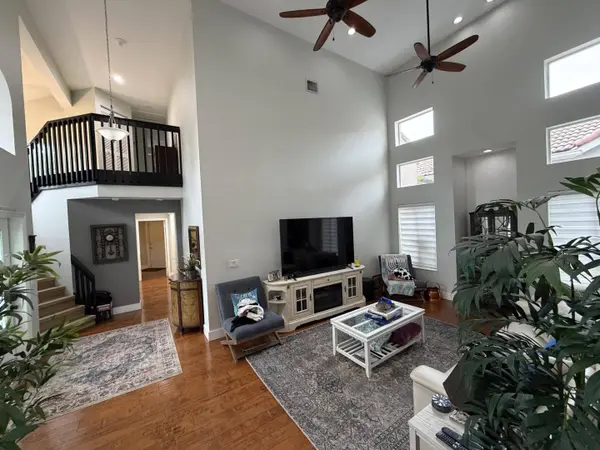 10157 NW 4th ST #1, Plantation, FL 33324