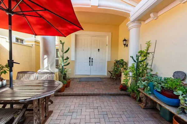 1639 PASSION VINE CIR #16-4, Weston, FL 33326