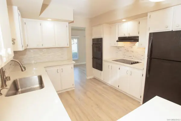 8975 Lawrence Welk Dr #52, Escondido, CA 92026