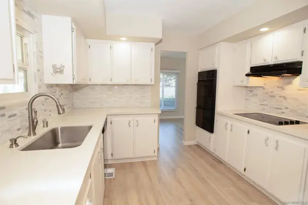 8975 Lawrence Welk Dr #52, Escondido, CA 92026