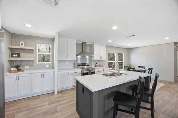 662 Country Pond Ln, Cross, SC 29436