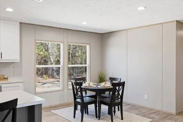 662 Country Pond Ln, Cross, SC 29436