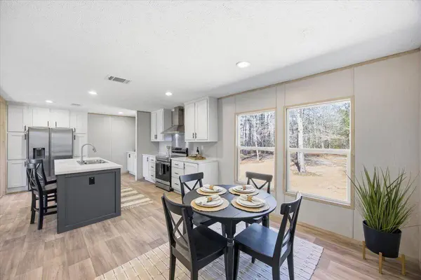 662 Country Pond Ln, Cross, SC 29436
