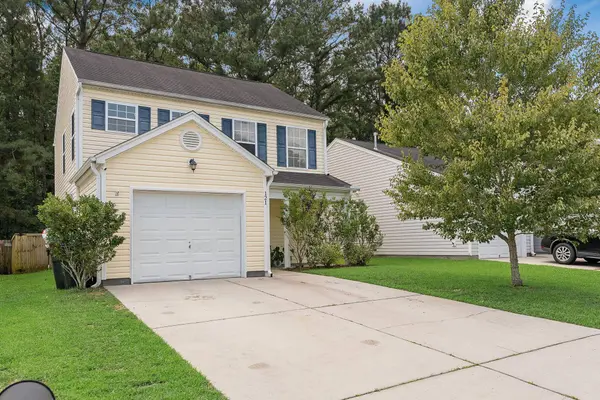 121 Coosawatchie St, Summerville, SC 29485