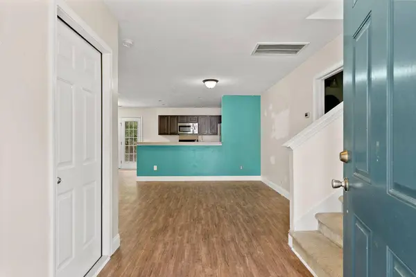 121 Coosawatchie St, Summerville, SC 29485