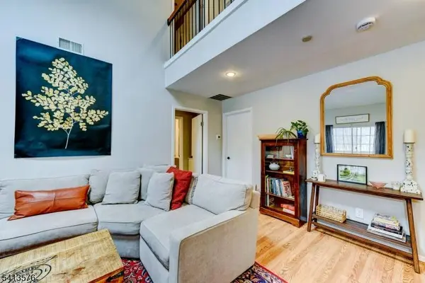 58 Pasture Ct, Roxbury Twp., NJ 07852