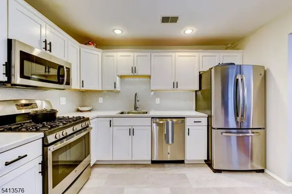 58 Pasture Ct, Roxbury Twp., NJ 07852