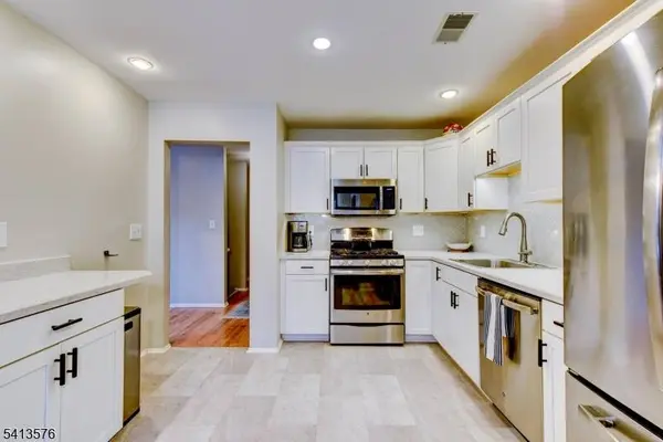 58 Pasture Ct, Roxbury Twp., NJ 07852