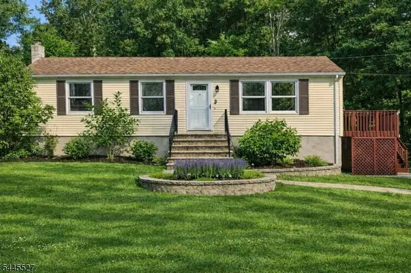 25 Essex Rd