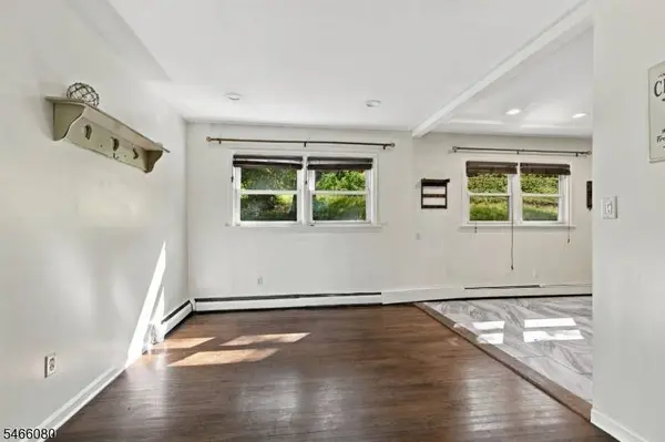 23 Elizabeth Ave, Stanhope Boro, NJ 07874