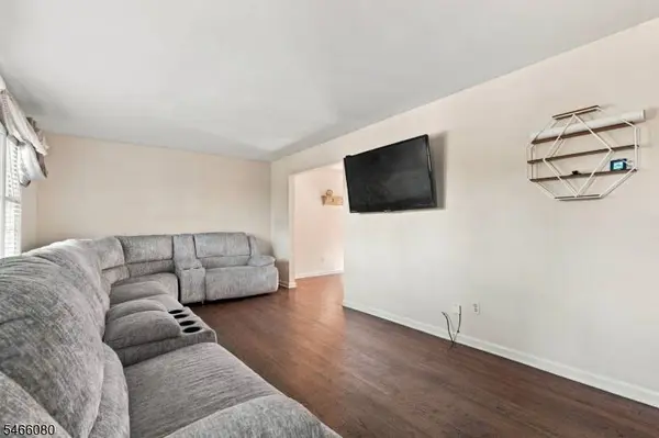 23 Elizabeth Ave, Stanhope Boro, NJ 07874