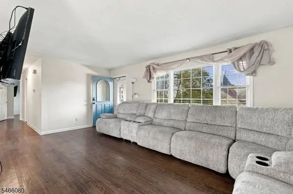 23 Elizabeth Ave