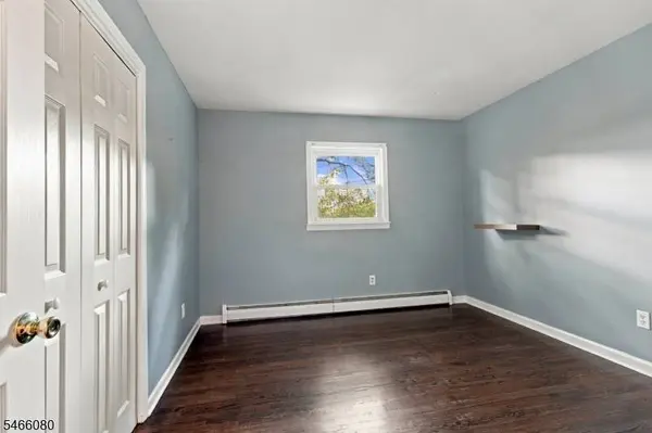 23 Elizabeth Ave, Stanhope Boro, NJ 07874