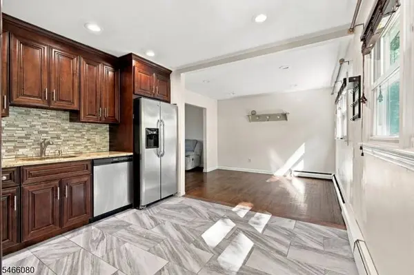 23 Elizabeth Ave, Stanhope Boro, NJ 07874