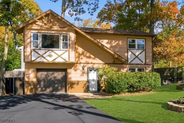 301 Durban Ave, Hopatcong Boro, NJ 07843