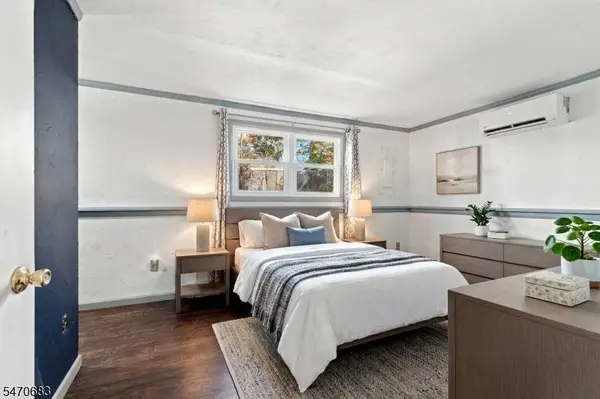 301 Durban Ave, Hopatcong Boro, NJ 07843