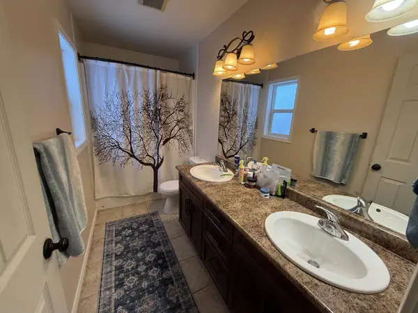 8316 86 AVE, Fort St. John, BC V1J 0G7