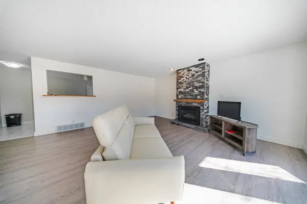 9917 115 AVE, Fort St. John, BC V1J 6R8