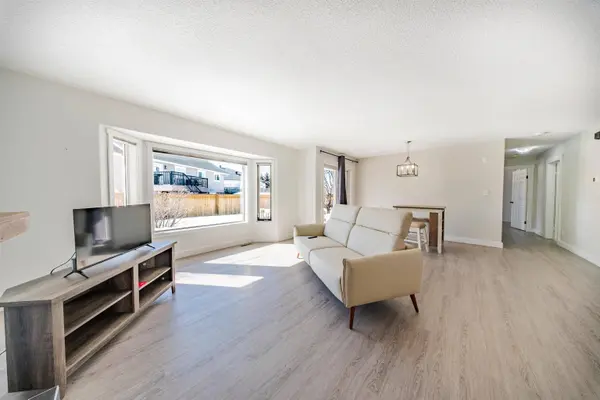 9917 115 AVE, Fort St. John, BC V1J 6R8