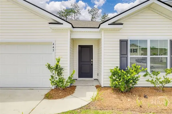 445 Coconut DR, Bloomingdale, GA 31302