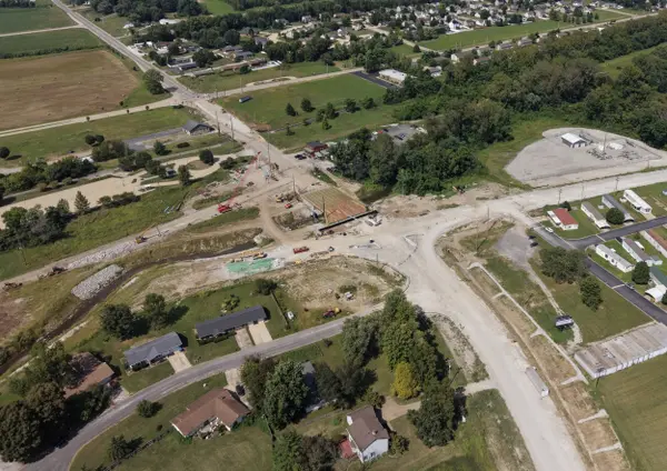 When will the 157 and 162 intersection in Glen Carbon reopen?