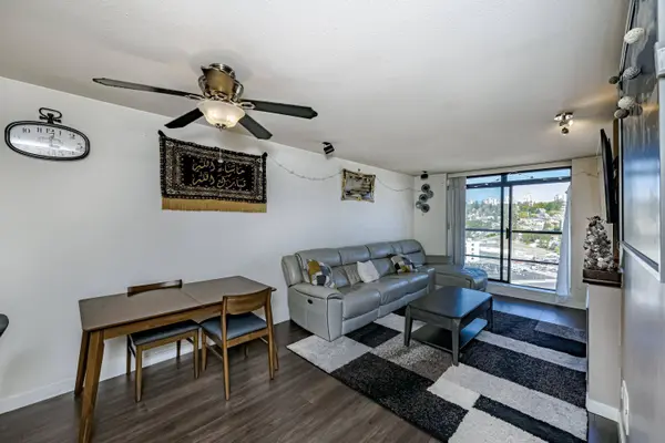 1 Renaissance SQ #1508, New Westminster, BC V3M 0B6