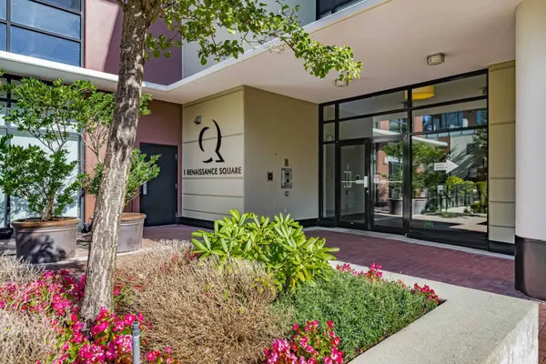 1 Renaissance SQ #1508, New Westminster, BC V3M 0B6