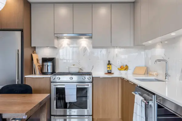 645 Como Lake AVE #504, Coquitlam, BC V3J 0N9