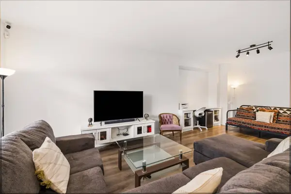 16539 59a AVE, Surrey, BC V3S 4N9