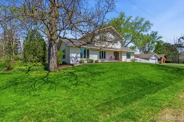 27W300 Williams Street, Winfield, IL 60190