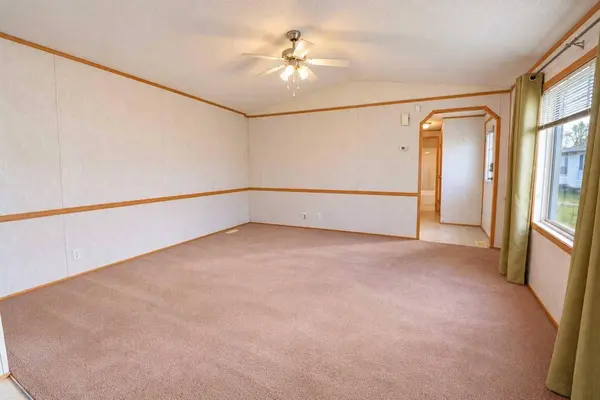 512 Porter ST, Coaldale, AB T1M0B1