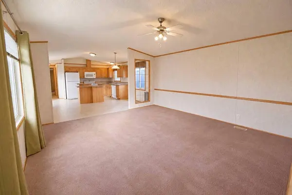 512 Porter ST, Coaldale, AB T1M0B1