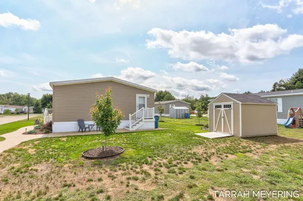 8665 Sand Wedge Trail #781, West Olive, MI 49460
