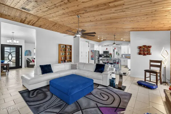 6968 W CALAVAR Road, Peoria, AZ 85381