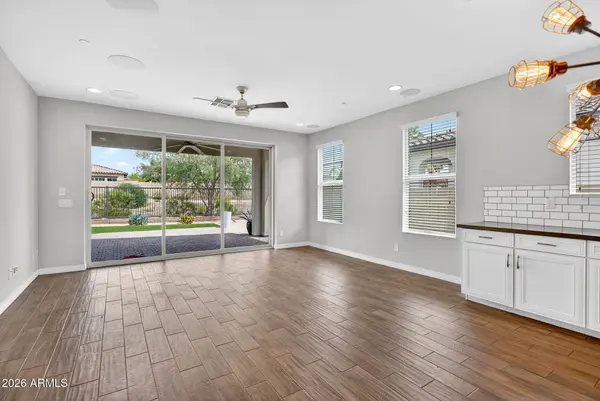 12124 W PEAK VIEW Road, Peoria, AZ 85383