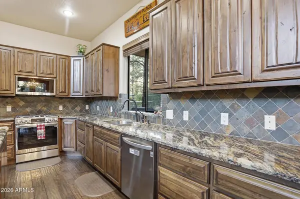 3098 HOPI Drive, Happy Jack, AZ 86024