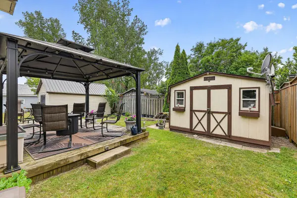 4 Bass LN, Norfolk, ON N0E 1M0