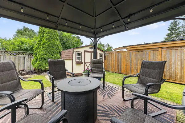 4 Bass LN, Norfolk, ON N0E 1M0