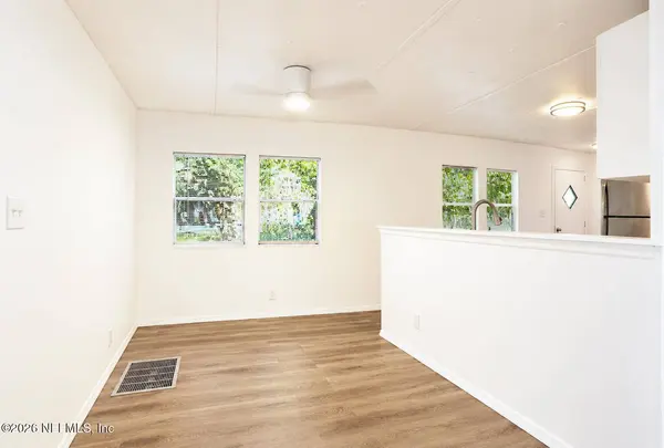 208 NAVAJO ST, Satsuma, FL 32189