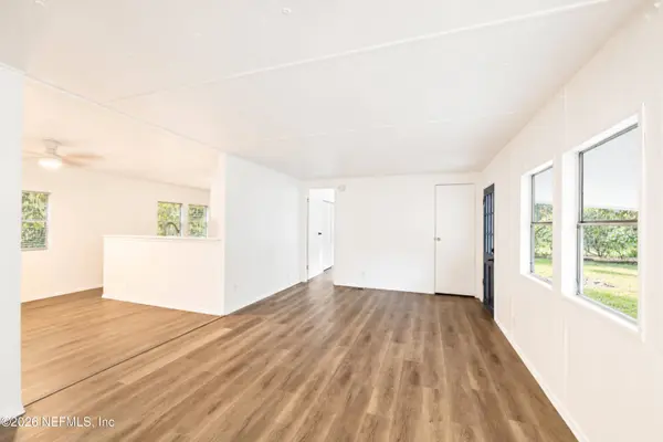 208 NAVAJO ST, Satsuma, FL 32189