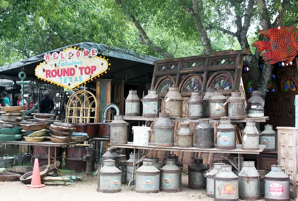 Discover the Magic of the Round Top Antique Fair,Stacy Brown