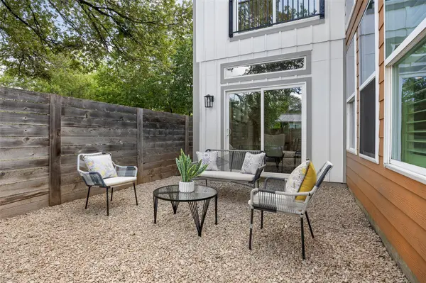 1609 Deloney ST #B, Austin, TX 78721