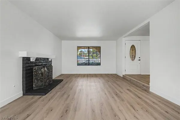 3305 Irv Marcus DR, Las Vegas, NV 89108