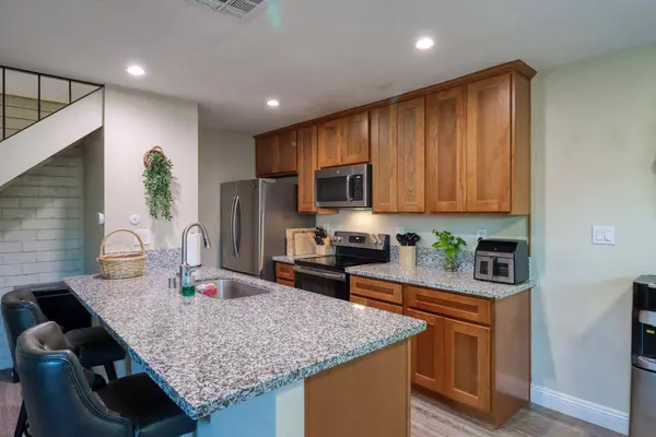 5615 Revelstok DR #2, Sacramento, CA 95842