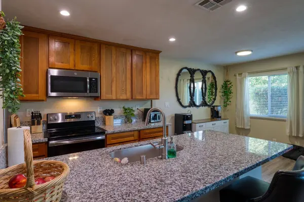 5615 Revelstok DR #2, Sacramento, CA 95842